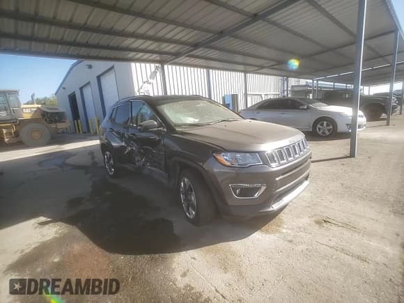 ✅ 2020 Jeep Compass Limited • VIN: 3C4NJDCB7LT138889 • Lot: 80936815. Wystawiony na Copart z przebiegiem 64 425 mil. Bezpłatny archiwum sprzedaży aukcyjnych z USA i szczegółowy raport historii pojazdu na DreamBid. Zdjęcie 13.