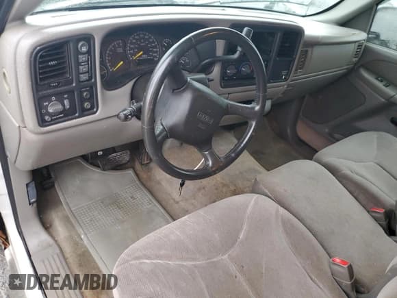 ✅ 2000 GMC Sierra 1500 SLE • VIN: 1GTEK14T8YZ146180 • Лот: 82765585. Опубликован ранее на Copart с пробегом 211 409 миль. Бесплатный доступ к архиву аукционных продаж из США и подробный отчёт об истории автомобиля на DreamBid. Изображение 8.