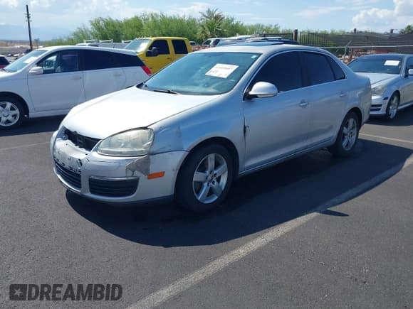 ✅ 2008 Volkswagen Jetta SE • VIN: 3VWRZ71K18M191083 • Lot: 42409687. Wystawiony na IAAI z przebiegiem 184 389 mil. Bezpłatny archiwum sprzedaży aukcyjnych z USA i szczegółowy raport historii pojazdu na DreamBid. Zdjęcie 2.