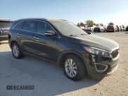 ✅ 2017 Kia Sorento L • VIN: 5XYPG4A31HG299840 • Lot: 86898005. Listed on Copart with 88,923 mi. Free auction sales archive from the USA and detailed vehicle history report at DreamBid. Image 4.