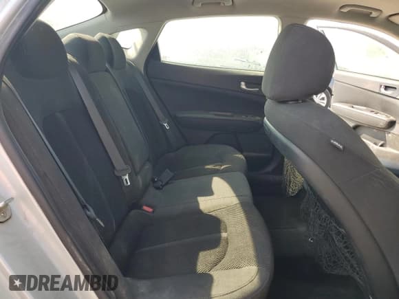 ✅ 2019 Kia Optima S • VIN: 5XXGT4L38KG300776 • Lot: 80392435. Wystawiony na Copart z przebiegiem 128 278 mil. Bezpłatny archiwum sprzedaży aukcyjnych z USA i szczegółowy raport historii pojazdu na DreamBid. Zdjęcie 10.