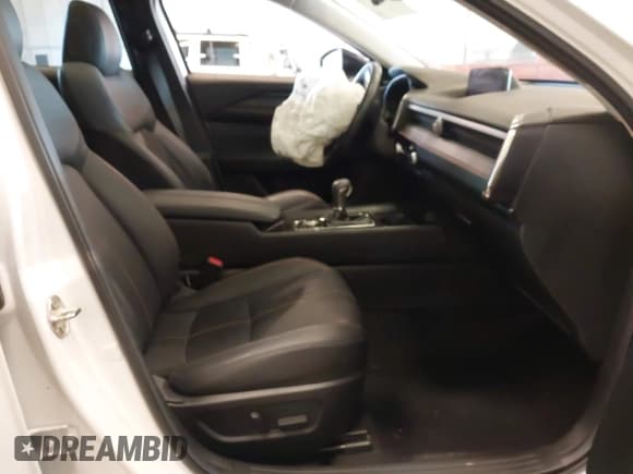✅ 2023 Mazda CX-50 S Premium Plus • VIN: 7MMVABEM5PN137829 • Lot: 42100783. Wystawiony na IAAI z przebiegiem 22 209 mil. Bezpłatny archiwum sprzedaży aukcyjnych z USA i szczegółowy raport historii pojazdu na DreamBid. Zdjęcie 5.