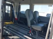 ✅ 2018 Ford Transit XL • VIN: 1FMZK1CM5JKB31481 • Lot: 42329280. Wystawiony na IAAI z przebiegiem 57 051 mil. Bezpłatny archiwum sprzedaży aukcyjnych z USA i szczegółowy raport historii pojazdu na DreamBid. Zdjęcie 8.