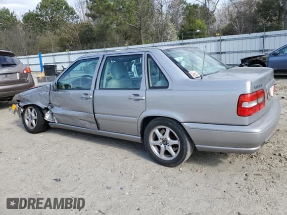 ✅ 1999 Volvo S70 • VIN: YV1LS56D5X1600316 • Lot: 50901725. Wystawiony na Copart z przebiegiem 193 383 mil. Bezpłatny archiwum sprzedaży aukcyjnych z USA i szczegółowy raport historii pojazdu na DreamBid. Zdjęcie 2.