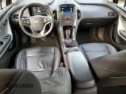 ✅ 2013 Chevrolet Volt • VIN: 1G1RB6E44DU131262 • Lot: 82571064. Wystawiony na Copart z przebiegiem 66 799 mil. Bezpłatny archiwum sprzedaży aukcyjnych z USA i szczegółowy raport historii pojazdu na DreamBid. Zdjęcie 8.