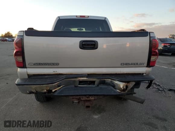 ✅ 2004 Chevrolet Silverado 2500HD LS • VIN: 1GCHK23244F178034 • Lot: 91189715. Wystawiony na Copart z przebiegiem 247 526 mil. Bezpłatny archiwum sprzedaży aukcyjnych z USA i szczegółowy raport historii pojazdu na DreamBid. Zdjęcie 6.