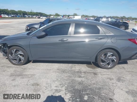 ✅ 2025 Hyundai Elantra SEL Convenience • VIN: KMHLS4DG0SU923902 • Лот: 43874032. Опубликован ранее на IAAI с пробегом 25 330 миль. Бесплатный доступ к архиву аукционных продаж из США и подробный отчёт об истории автомобиля на DreamBid. Изображение 15.