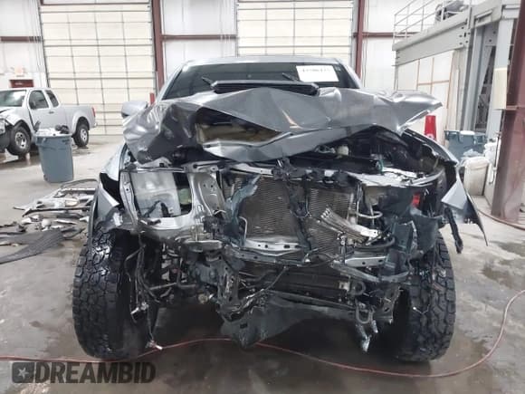 ✅ 2020 Toyota Tacoma TRD Off Road • VIN: 3TMCZ5ANXLM312421 • Лот: 43586425. Опубликован ранее на IAAI с пробегом Не указан. Бесплатный доступ к архиву аукционных продаж из США и подробный отчёт об истории автомобиля на DreamBid. Изображение 13.