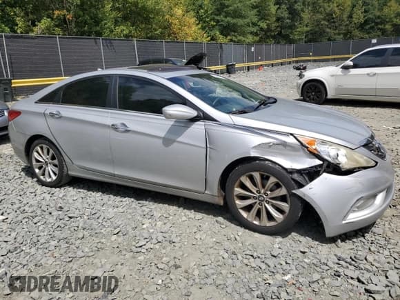 ✅ 2011 Hyundai Sonata SE • VIN: 5NPEC4AC8BH232400 • Lot: 68421144. Listed on Copart with 150,626 mi. Free auction sales archive from the USA and detailed vehicle history report at DreamBid. Image 4.
