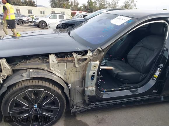 ✅ 2023 BMW 7 Series 760i xDrive • VIN: WBA33EJ02PCL90220 • Lot: 41042194. Listed on IAAI with Not provided. Free auction sales archive from the USA and detailed vehicle history report at DreamBid. Image 6.