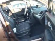 ✅ 2016 Buick Encore • VIN: KL4CJESB5GB634208 • Lot: 43660942. Wystawiony na IAAI z przebiegiem 78 273 mil. Bezpłatny archiwum sprzedaży aukcyjnych z USA i szczegółowy raport historii pojazdu na DreamBid. Zdjęcie 5.