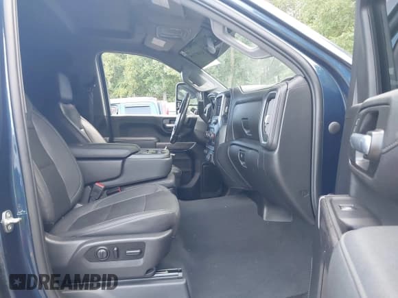 ✅ 2021 Chevrolet Silverado 2500HD LTZ • VIN: 1GC1YPEY5MF156798 • Lot: 43087195. Listed on IAAI with 45,692 mi. Free auction sales archive from the USA and detailed vehicle history report at DreamBid. Image 5.