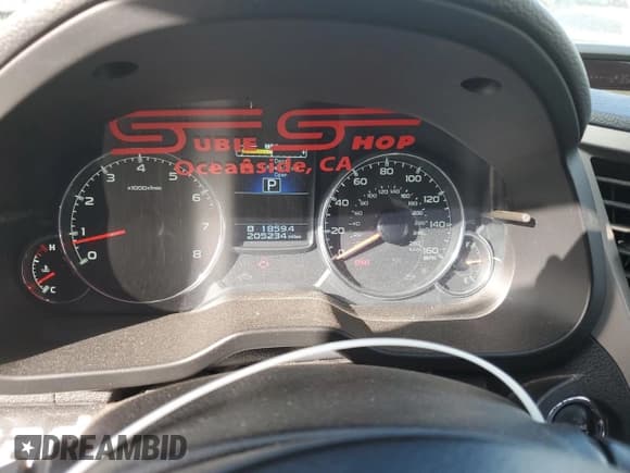 ✅ 2014 Subaru Outback Limited • VIN: 4S4BRDPC2E2232595 • Lot: 82466725. Listed on Copart with 205,234 mi. Free auction sales archive from the USA and detailed vehicle history report at DreamBid. Image 9.