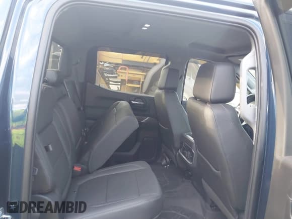 ✅ 2019 Chevrolet Silverado 1500 LTZ • VIN: 3GCUYGED4KG159973 • Lot: 41210958. Wystawiony na IAAI z przebiegiem 32 046 mil. Bezpłatny archiwum sprzedaży aukcyjnych z USA i szczegółowy raport historii pojazdu na DreamBid. Zdjęcie 8.