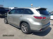 ✅ 2015 Toyota Highlander LE • VIN: 5TDBKRFH9FS163594 • Lot: 42869273. Wystawiony na IAAI z przebiegiem 117 855 mil. Bezpłatny archiwum sprzedaży aukcyjnych z USA i szczegółowy raport historii pojazdu na DreamBid. Zdjęcie 3.