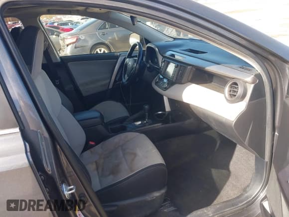 ✅ 2016 Toyota RAV4 XLE • VIN: JTMRFREV0GD178864 • Lot: 43592919. Listed on IAAI with 181,974 mi. Free auction sales archive from the USA and detailed vehicle history report at DreamBid. Image 5.