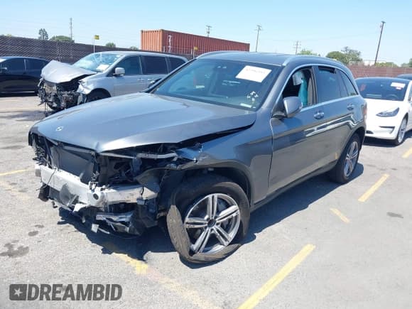 ✅ 2022 Mercedes-Benz GLC 300 • VIN: W1N0G8DB7NV331330 • Лот: 42396553. Опубликован ранее на IAAI с пробегом Не указан. Бесплатный доступ к архиву аукционных продаж из США и подробный отчёт об истории автомобиля на DreamBid. Изображение 17.