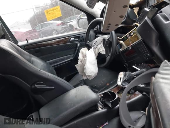 ✅ 2005 Mercedes-Benz C 320 • VIN: WDBRF64J85F605107 • Lot: 41470284. Wystawiony na IAAI z przebiegiem Nie podano. Bezpłatny archiwum sprzedaży aukcyjnych z USA i szczegółowy raport historii pojazdu na DreamBid. Zdjęcie 5.