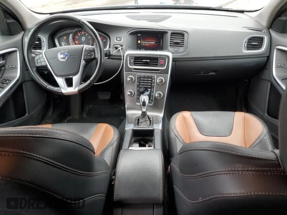 ✅ 2016 Volvo V60 T5 Platinum • VIN: YV4612HM6G1008566 • Lot: 47799855. Listed on Copart with 89,395 mi. Free auction sales archive from the USA and detailed vehicle history report at DreamBid. Image 8.