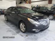 ✅ 2013 Hyundai Sonata SE • VIN: 5NPEC4AC1DH607692 • Lot: 67731525. Listed on Copart with 227,855 mi. Free auction sales archive from the USA and detailed vehicle history report at DreamBid. Image 4.