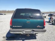 ✅ 1997 GMC Suburban • VIN: 1GKFK16R0VJ749323 • Lot: 50222125. Wystawiony na Copart z przebiegiem 209 355 mil. Bezpłatny archiwum sprzedaży aukcyjnych z USA i szczegółowy raport historii pojazdu na DreamBid. Zdjęcie 6.