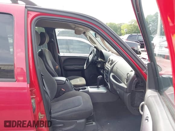 ✅ 2004 Jeep Liberty Limited • VIN: 1J4GL58K54W104294 • Lot: 42305472. Listed on IAAI with 254,018 mi. Free auction sales archive from the USA and detailed vehicle history report at DreamBid. Image 5.