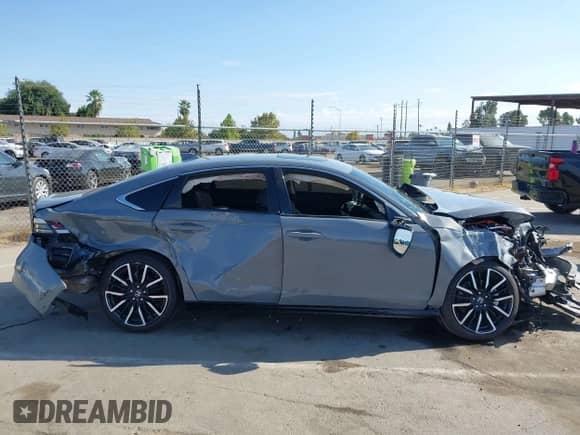 2025 Honda Accord Touring с VIN 1HGCY2F89SA037237, выставлен на аукционе IAAI как лот 43195789 с пробегом 15 773 миль миль и . История ставок и продаж доступна на DreamBid. Изображение 14.