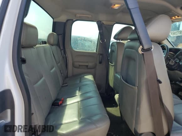 ✅ 2010 Chevrolet Silverado 1500 • VIN: 1GC5CVBG2AZ182169 • Лот: 68931565. Опубликован ранее на Copart с пробегом 328 881 миль. Бесплатный доступ к архиву аукционных продаж из США и подробный отчёт об истории автомобиля на DreamBid. Изображение 10.