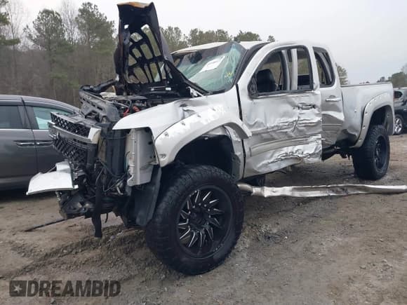 ✅ 2014 Chevrolet Silverado 2500HD LT • VIN: 1GC1KXC8XEF110860 • Lot: 41490113. Listed on IAAI with Not provided. Free auction sales archive from the USA and detailed vehicle history report at DreamBid. Image 2.