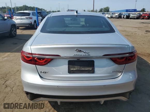 ✅ 2021 Jaguar XF R-Dynamic SE • VIN: SAJBL4GX9MCY88683 • Lot: 71461744. Wystawiony na Copart z przebiegiem 36 629 mil. Bezpłatny archiwum sprzedaży aukcyjnych z USA i szczegółowy raport historii pojazdu na DreamBid. Zdjęcie 6.