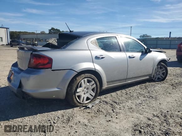 ✅ 2013 Dodge Avenger SE • VIN: 1C3CDZABXDN622995 • Lot: 80141334. Wystawiony na Copart z przebiegiem 107 418 mil. Bezpłatny archiwum sprzedaży aukcyjnych z USA i szczegółowy raport historii pojazdu na DreamBid. Zdjęcie 3.