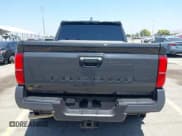 ✅ 2025 Toyota Tacoma SR • VIN: 3TMLB5JN5SM124179 • Лот: 42573907. Опубликован ранее на IAAI с пробегом 2 428 миль. Бесплатный доступ к архиву аукционных продаж из США и подробный отчёт об истории автомобиля на DreamBid. Изображение 17.