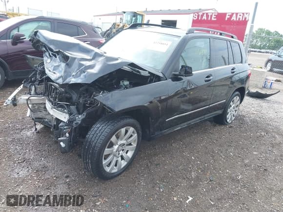 ✅ 2011 Mercedes-Benz GLK 350 • VIN: WDCGG5GB7BF624029 • Lot: 42258054. Listed on IAAI with 142,897 mi. Free auction sales archive from the USA and detailed vehicle history report at DreamBid. Image 2.