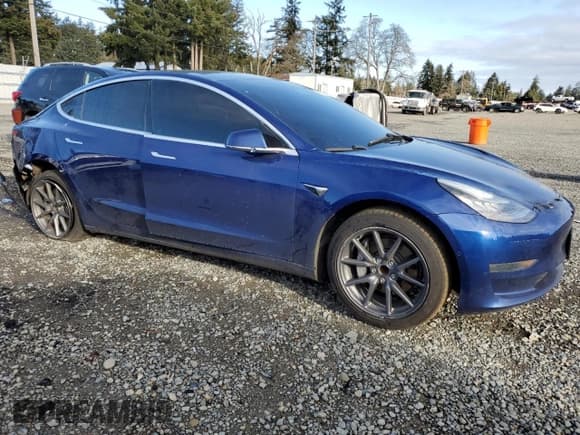 ✅ 2020 Tesla Model 3 Standard Range Plus • VIN: 5YJ3E1EA9LF706668 • Lot: 47761765. Wystawiony na Copart z przebiegiem 85 448 mil. Bezpłatny archiwum sprzedaży aukcyjnych z USA i szczegółowy raport historii pojazdu na DreamBid. Zdjęcie 4.