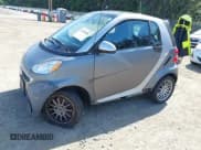✅ 2013 Smart fortwo Pure • VIN: WMEEJ3BA5DK622812 • Lot: 42356026. Wystawiony na IAAI z przebiegiem 64 983 mil. Bezpłatny archiwum sprzedaży aukcyjnych z USA i szczegółowy raport historii pojazdu na DreamBid. Zdjęcie 2.