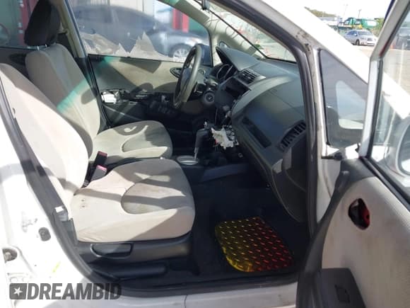 ✅ 2007 Honda Fit Sport • VIN: JHMGD38667S049679 • Лот: 43696582. Опубликован ранее на IAAI с пробегом 349 170 миль. Бесплатный доступ к архиву аукционных продаж из США и подробный отчёт об истории автомобиля на DreamBid. Изображение 5.