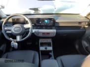 ✅ 2024 Hyundai Kona Limited • VIN: KM8HE3A64RU004921 • Лот: 44757785. Опубликован ранее на Copart с пробегом 2 882 миль. Бесплатный доступ к архиву аукционных продаж из США и подробный отчёт об истории автомобиля на DreamBid. Изображение 8.