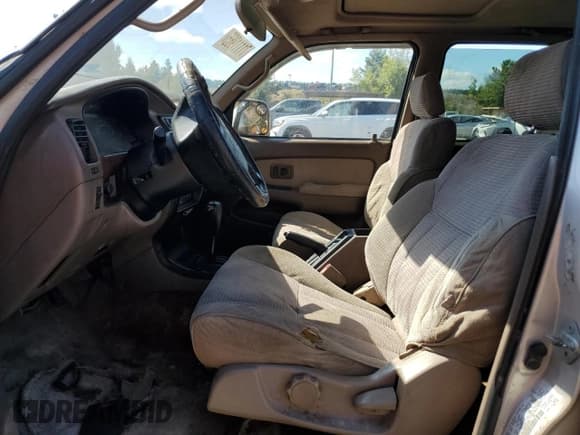 ✅ 1998 Toyota 4Runner SR5 • VIN: JT3GN86R9W0069710 • Lot: 71111965. Listed on Copart with 277,890 mi. Free auction sales archive from the USA and detailed vehicle history report at DreamBid. Image 7.