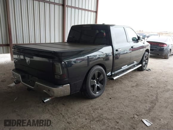 ✅ 2009 Dodge 1500 SLT • VIN: 1D3HB13T49S712884 • Lot: 41428616. Wystawiony na IAAI z przebiegiem 213 978 mil. Bezpłatny archiwum sprzedaży aukcyjnych z USA i szczegółowy raport historii pojazdu na DreamBid. Zdjęcie 4.