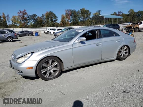 ✅ 2006 Mercedes-Benz CLS 500 • VIN: WDDDJ75X66A027676 • Лот: 86880715. Опубликован ранее на Copart с пробегом Не указан. Бесплатный доступ к архиву аукционных продаж из США и подробный отчёт об истории автомобиля на DreamBid. Изображение 1.