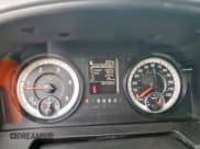 ✅ 2018 Ram 2500 Tradesman • VIN: 3C6UR5CL3JG337101 • Lot: 57189245. Wystawiony na Copart z przebiegiem 96 022 mil. Bezpłatny archiwum sprzedaży aukcyjnych z USA i szczegółowy raport historii pojazdu na DreamBid. Zdjęcie 9.