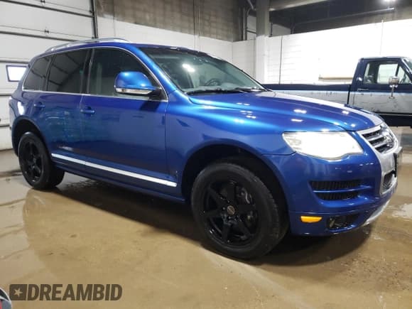 ✅ 2010 Volkswagen Touareg V6 • VIN: WVGFK7A99AD000952 • Lot: 60677825. Wystawiony na Copart z przebiegiem 231 845 mil. Bezpłatny archiwum sprzedaży aukcyjnych z USA i szczegółowy raport historii pojazdu na DreamBid. Zdjęcie 4.