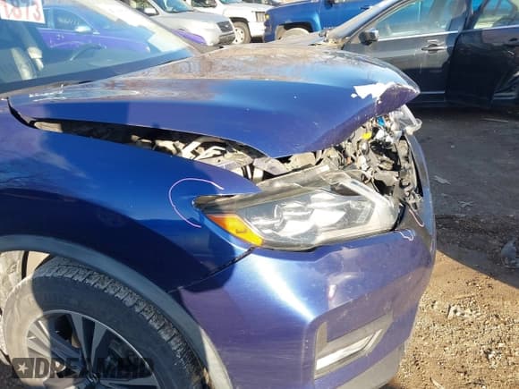 ✅ 2017 Nissan Rogue SL • VIN: JN8AT2MV0HW284837 • Lot: 41137097. Listed on IAAI with 178,763 mi. Free auction sales archive from the USA and detailed vehicle history report at DreamBid. Image 17.