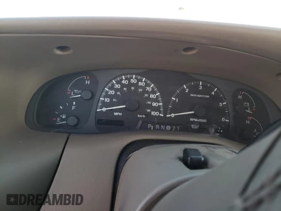 ✅ 2002 Lincoln Navigator • VIN: 5LMEU27R42LJ15933 • Лот: 76041444. Опубликован ранее на Copart с пробегом Не указан. Бесплатный доступ к архиву аукционных продаж из США и подробный отчёт об истории автомобиля на DreamBid. Изображение 9.