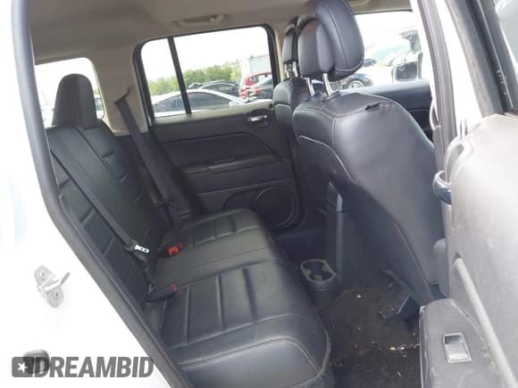 ✅ 2017 Jeep Patriot Latitude • VIN: 1C4NJRFB7HD205626 • Lot: 43027198. Listed on IAAI with 128,844 mi. Free auction sales archive from the USA and detailed vehicle history report at DreamBid. Image 8.