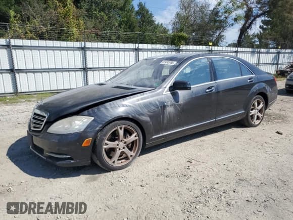 ✅ 2011 Mercedes-Benz S 550 • VIN: WDDNG8GB3BA370630 • Лот: 81433985. Опубликован ранее на Copart с пробегом Не указан. Бесплатный доступ к архиву аукционных продаж из США и подробный отчёт об истории автомобиля на DreamBid. Изображение 1.