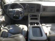 ✅ 2004 Chevrolet Suburban LT • VIN: 3GNFK16Z24G324771 • Лот: 55227025. Опубликован ранее на Copart с пробегом 136 612 миль. Бесплатный доступ к архиву аукционных продаж из США и подробный отчёт об истории автомобиля на DreamBid. Изображение 8.