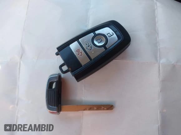 ✅ 2017 Ford Fusion SE • VIN: 3FA6P0HD8HR211638 • Lot: 42029399. Listed on IAAI with 90,262 mi. Free auction sales archive from the USA and detailed vehicle history report at DreamBid. Image 11.