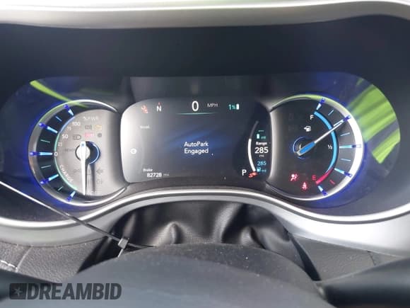 ✅ 2022 Chrysler Pacifica Hybrid Touring L • VIN: 2C4RC1L79NR127307 • Lot: 42691731. Listed on IAAI with 82,728 mi. Free auction sales archive from the USA and detailed vehicle history report at DreamBid. Image 7.