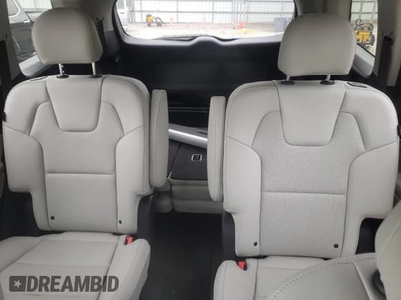 ✅ 2024 Kia Telluride S • VIN: 5XYP64GC5RG551861 • Lot: 50889765. Listed on Copart with 2,318 mi. Free auction sales archive from the USA and detailed vehicle history report at DreamBid. Image 10.